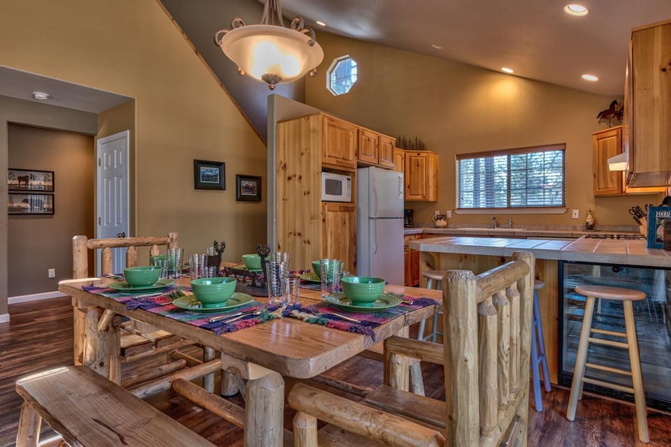 House, Multiple Beds (Whistler - Unit 7) | Private kitchen