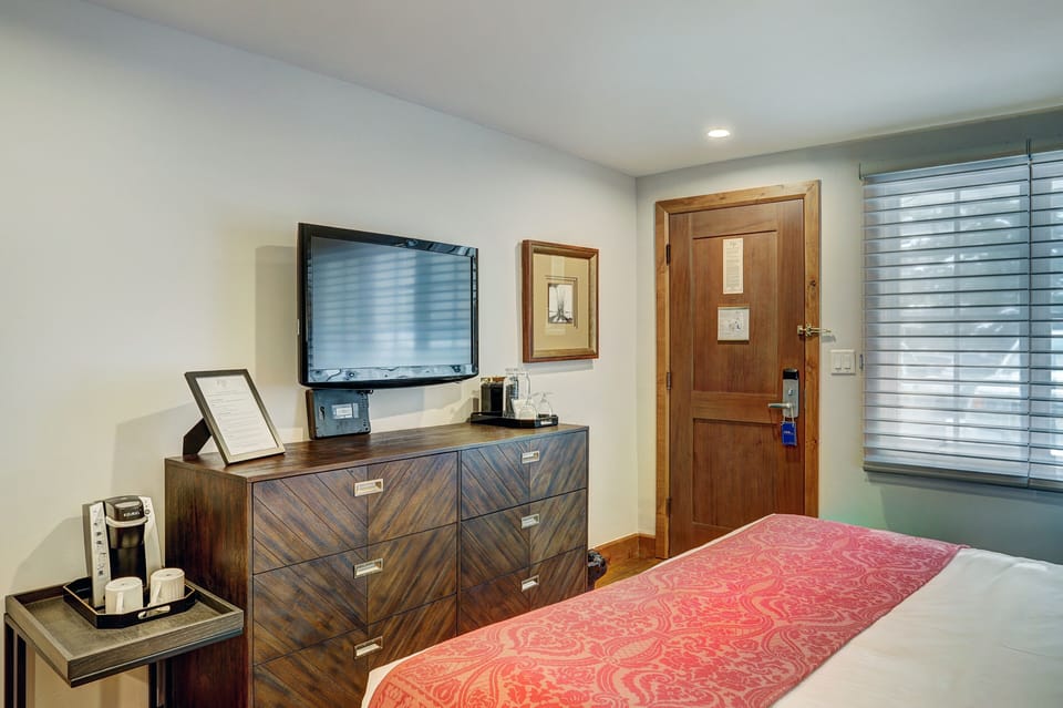 Condo, 2 Bedrooms | 2 bedrooms, cribs/infant beds, free WiFi
