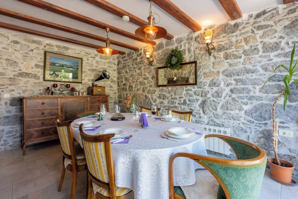 House | Dining