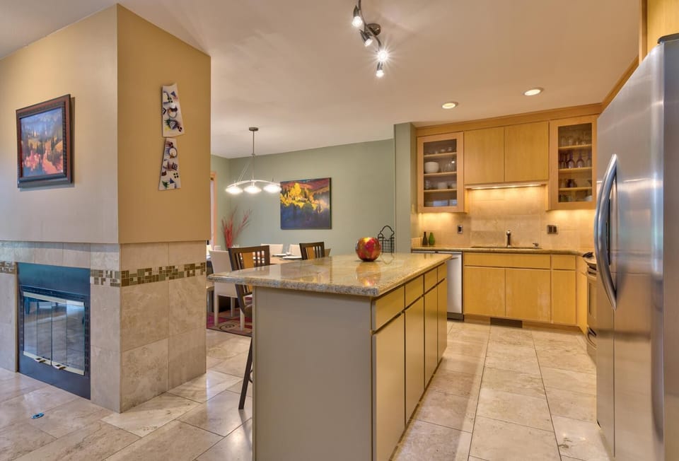 Condo, Multiple Beds (Eaglewood - Unit 8) | Private kitchen | Toaster, dining tables