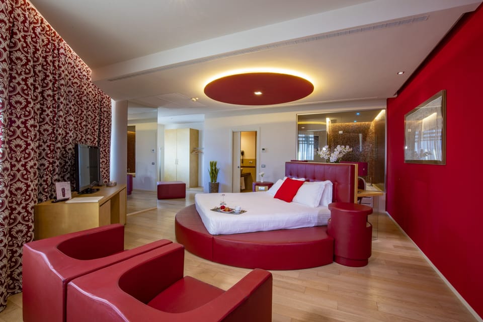Prestige | Down comforters, memory foam beds, free minibar items, in-room safe