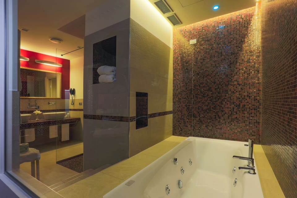 Prestige | Bathroom | Free toiletries, hair dryer, bidet, towels