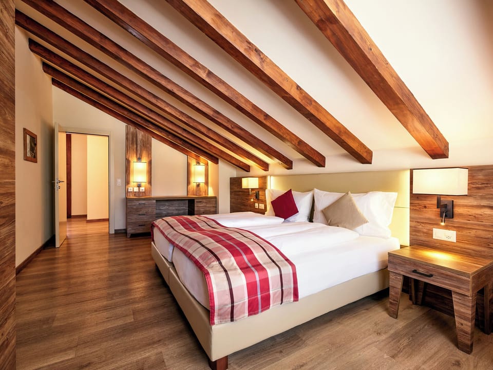 1 Bed Room Suite in Suite | Premium bedding, pillowtop beds, minibar, in-room safe