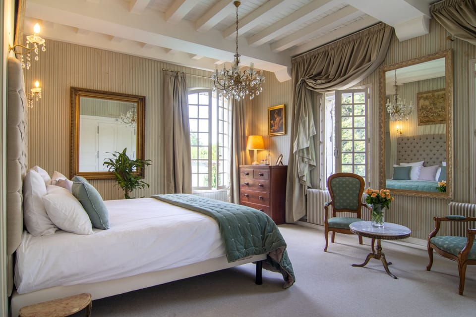 Luxury Suite | 1 bedroom, individually decorated, individually furnished, desk