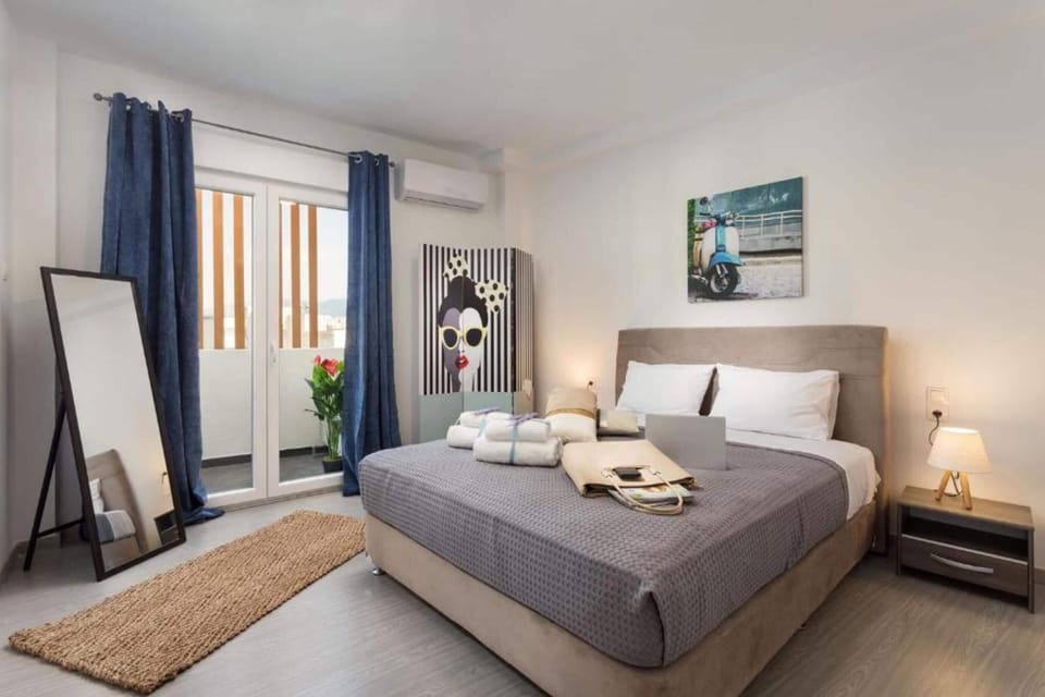 Deluxe Apartment | Individually decorated, individually furnished, blackout drapes