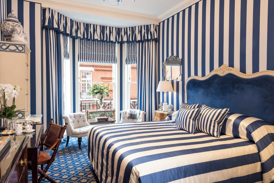 Deluxe Room (King/Twin) | Egyptian cotton sheets, premium bedding, down comforters, minibar