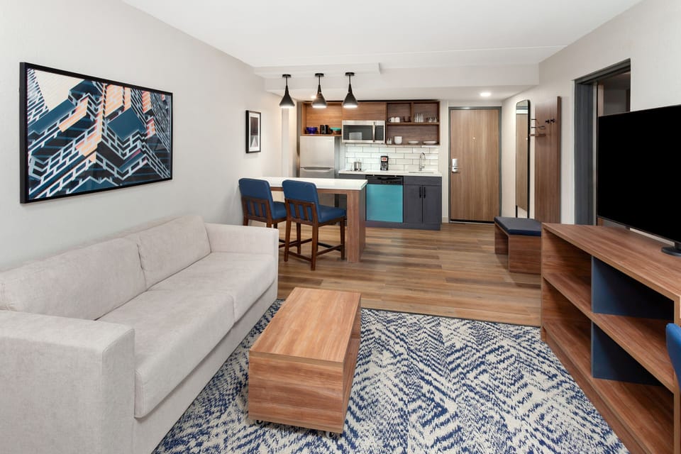 Suite, 1 Bedroom | Premium bedding, down comforters, in-room safe, desk
