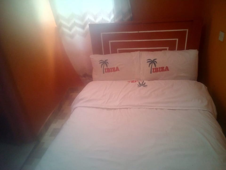 Single Room | Free WiFi, bed sheets