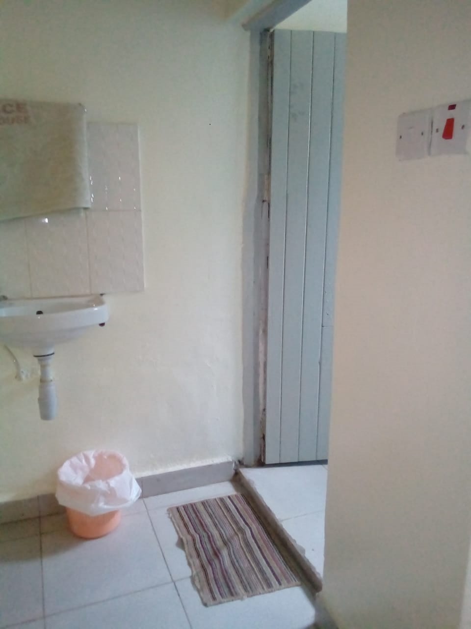 Double Room | Bathroom amenities | Shower, free toiletries, slippers, towels
