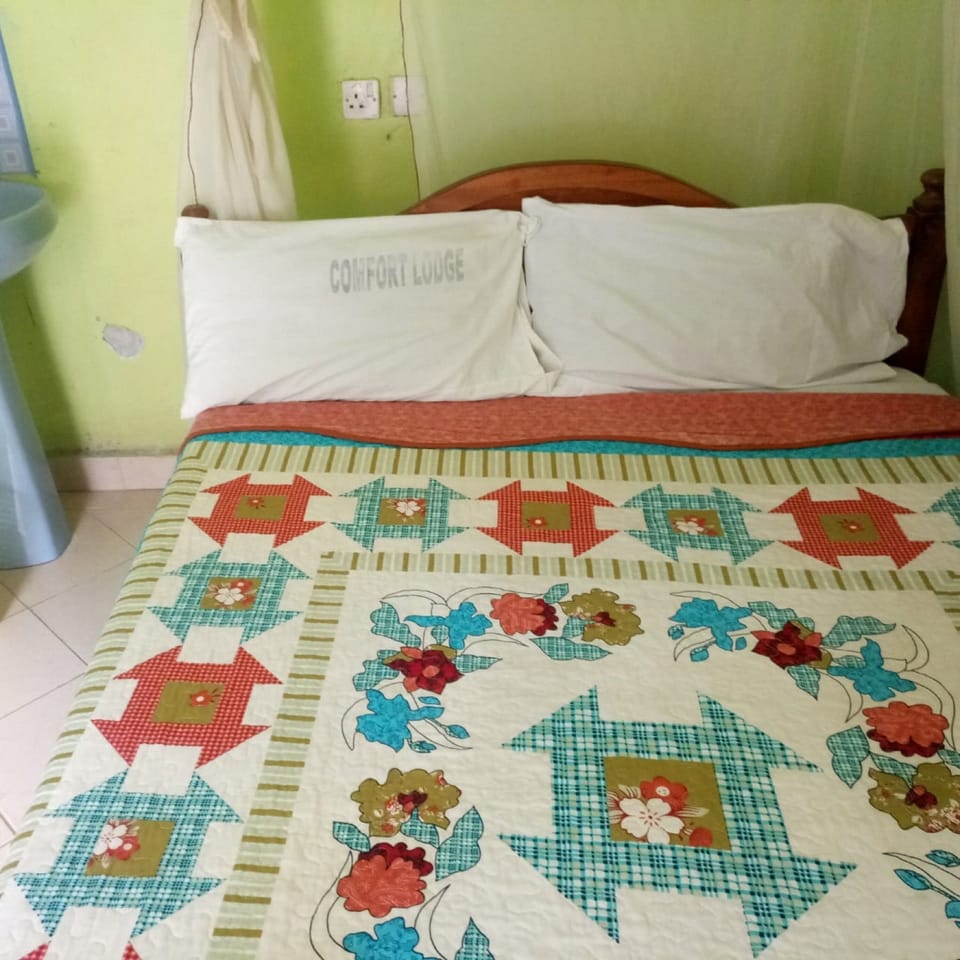 Single Room | Desk, iron/ironing board, free WiFi, bed sheets