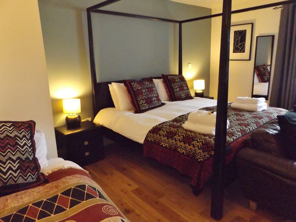 Room, 1 King Bed, Ensuite (Room 5) | Bed sheets