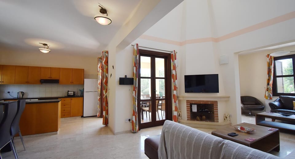 Villa | Living area | Flat-screen TV
