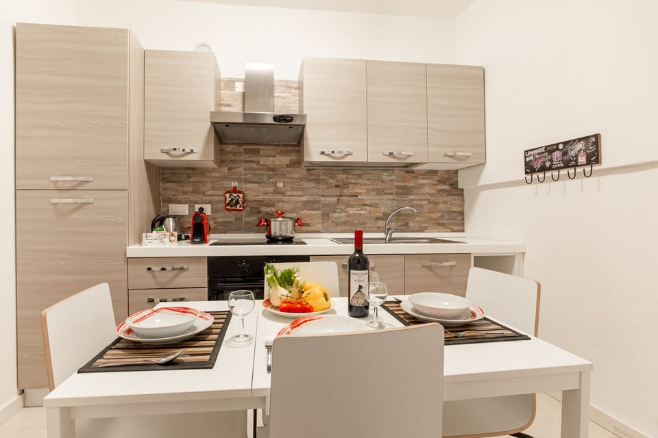 Family Apartment, Sea View (Aquarium 2) | Private kitchen | Mini-fridge, coffee/tea maker, electric kettle