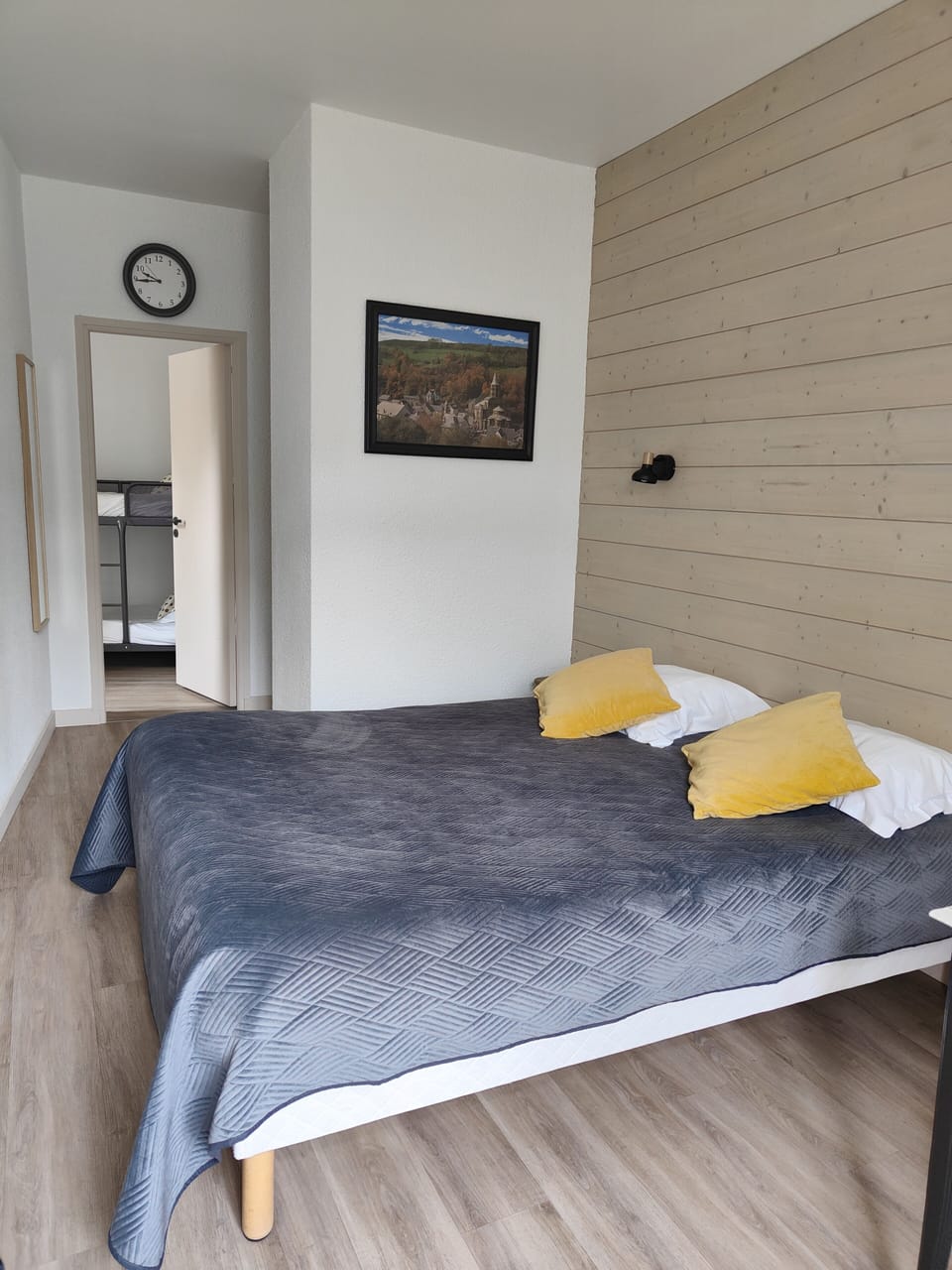 Family Suite | Premium bedding, desk, soundproofing, iron/ironing board