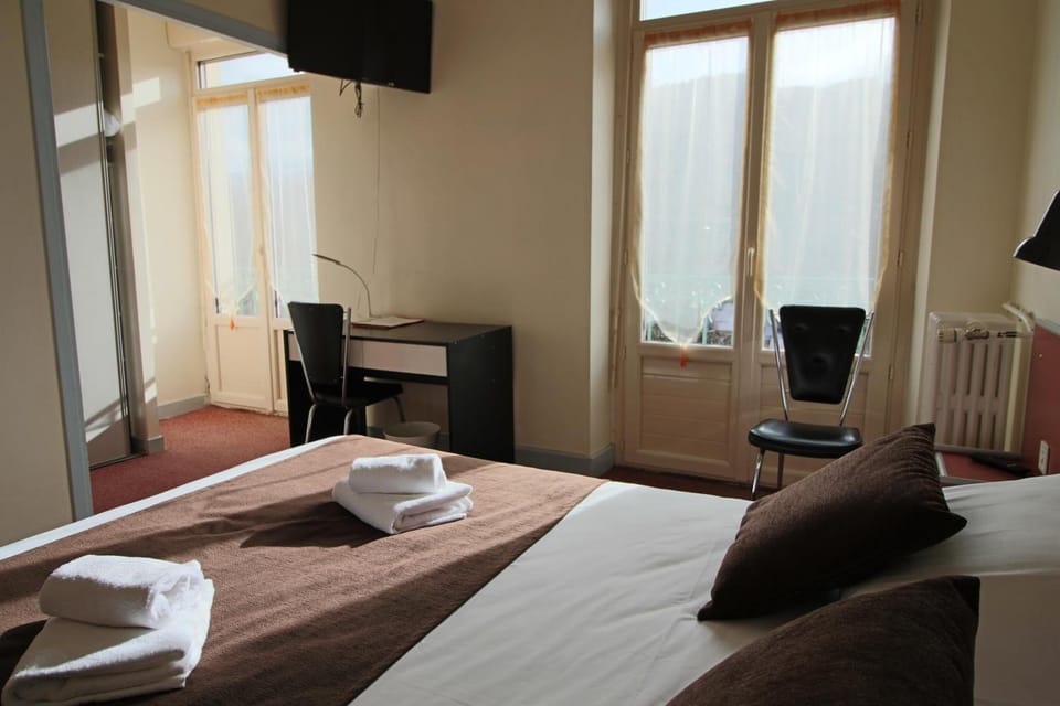 Premium bedding, desk, soundproofing, iron/ironing board