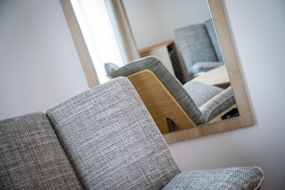 Comfort Twin Room, 2 Twin Beds (Accès Spa compris) | Living area | Flat-screen TV
