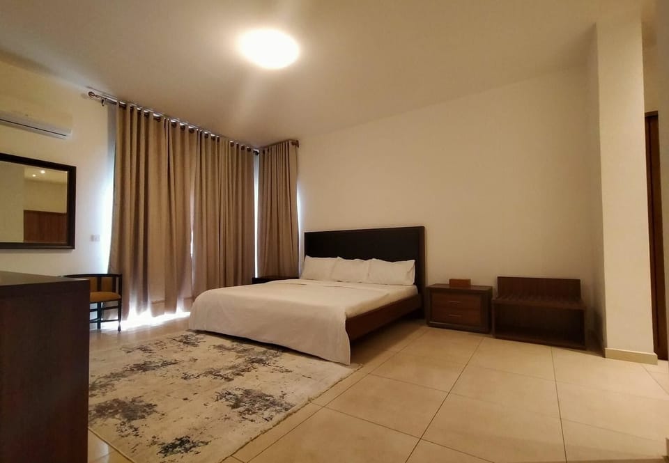 Luxury Room | Desk, blackout drapes, iron/ironing board, free WiFi