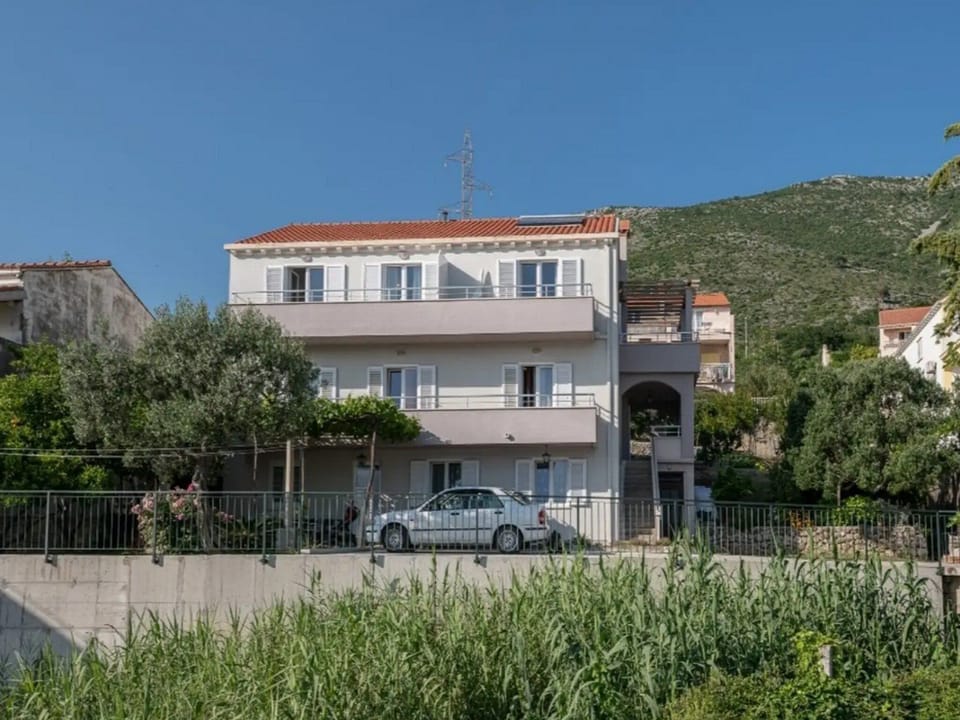 Apartment (Comfort One-Bedroom Apt) | Exterior