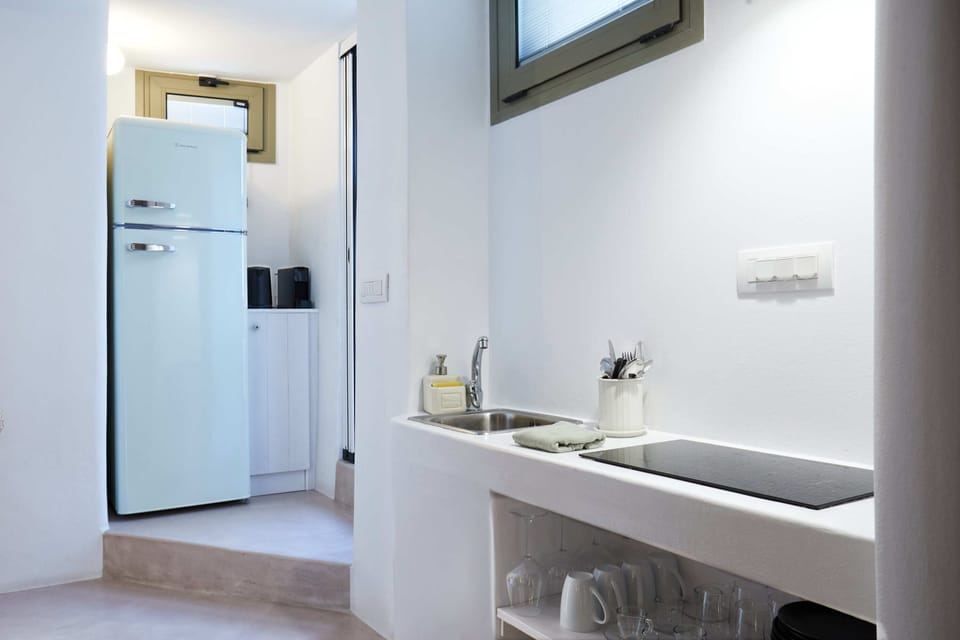 Studio | Private kitchen | Fridge, espresso maker, coffee/tea maker, electric kettle