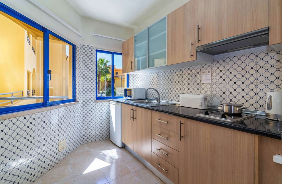 Private kitchen | Microwave