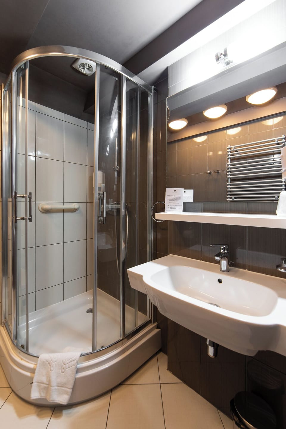 Deluxe Quadruple Room, Non Smoking, City View | Bathroom | Shower, hair dryer, towels, soap