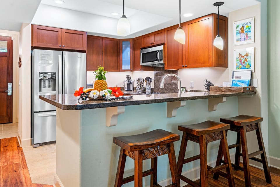 House, 1 King Bed with Sofa bed, Garden View (Halii Kai at Waikoloa 2B) | Private kitchen | Dining tables