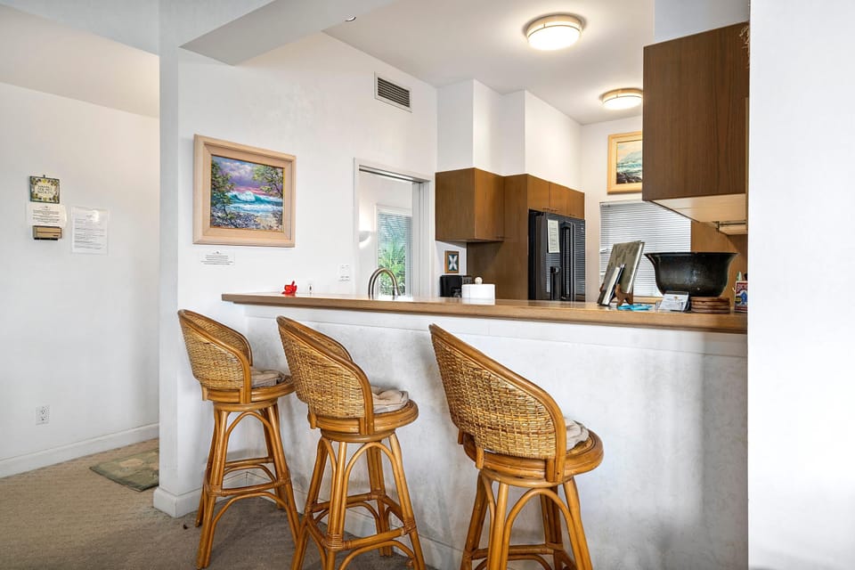 Condo, Multiple Beds, Partial Ocean View (Vista Waikoloa B206) | Private kitchen | Toaster