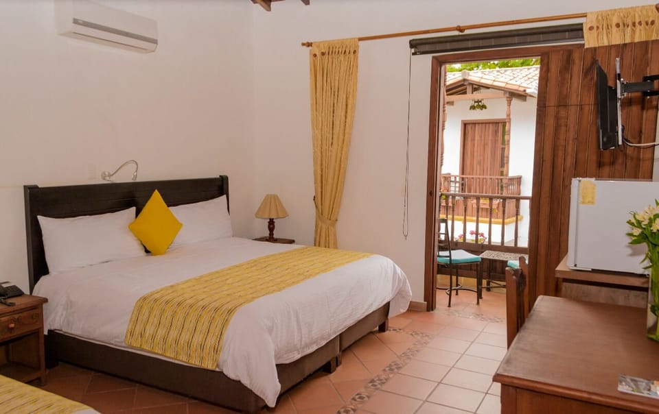 Deluxe Double Room | In-room safe, desk, laptop workspace, iron/ironing board