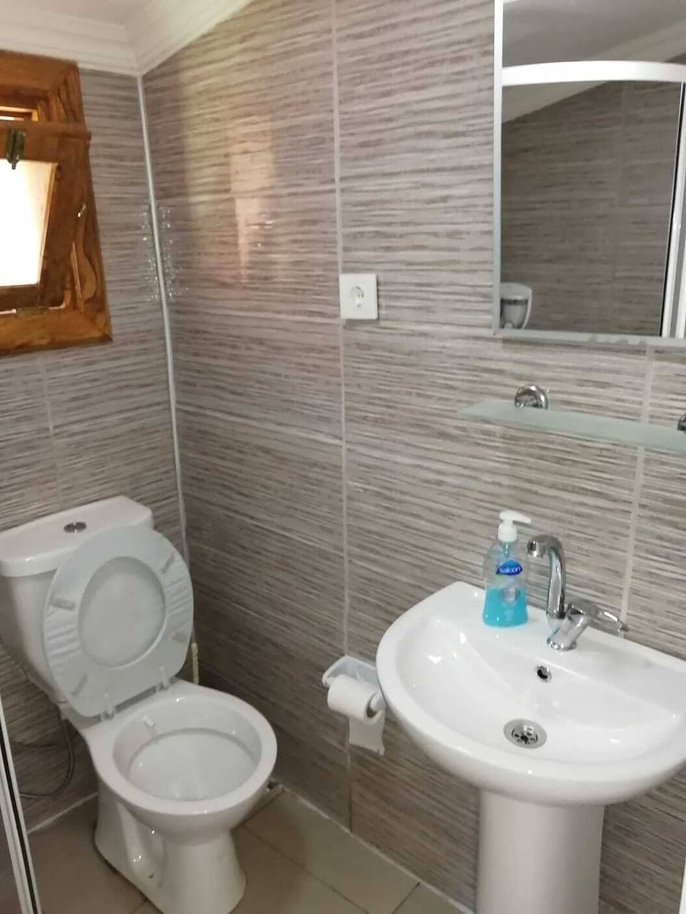 Bungalow, 1 Double Bed | Bathroom | Shower, hair dryer (on request), slippers, towels