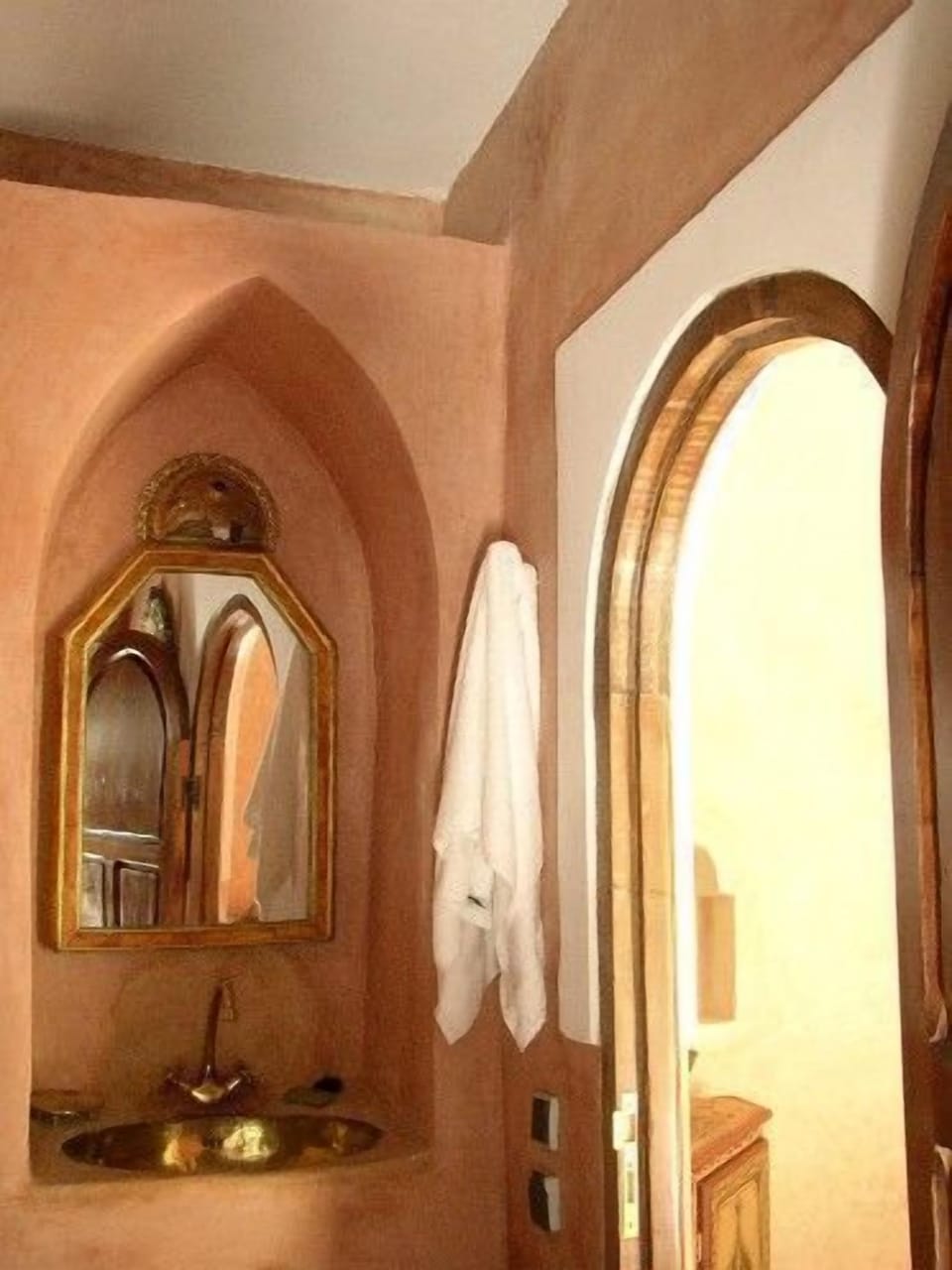 Family Double Room | Bathroom sink