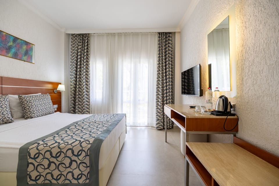 Standard Room | Premium bedding, minibar, bed sheets