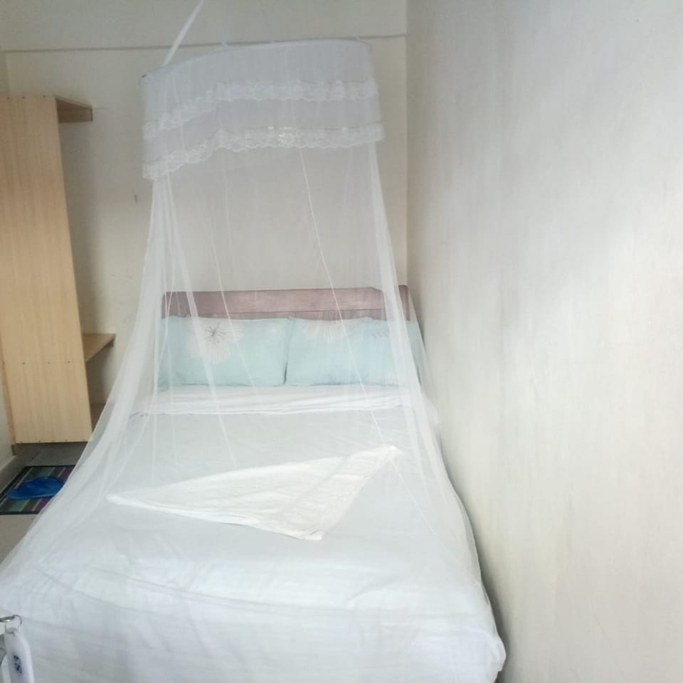 Single Room | Desk, free WiFi, bed sheets