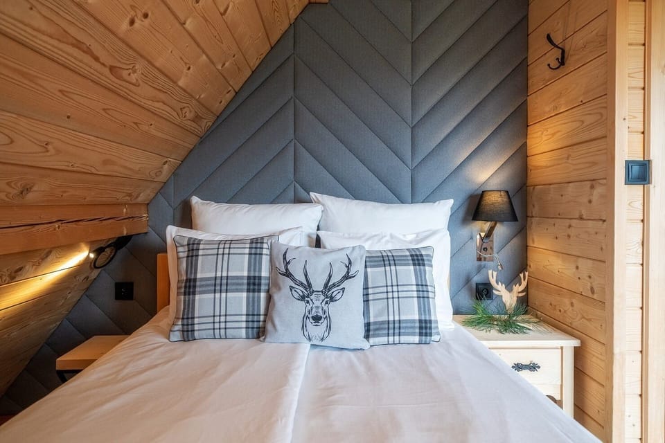 Cabin (Domek  5) | Individually decorated, iron/ironing board, free WiFi, bed sheets