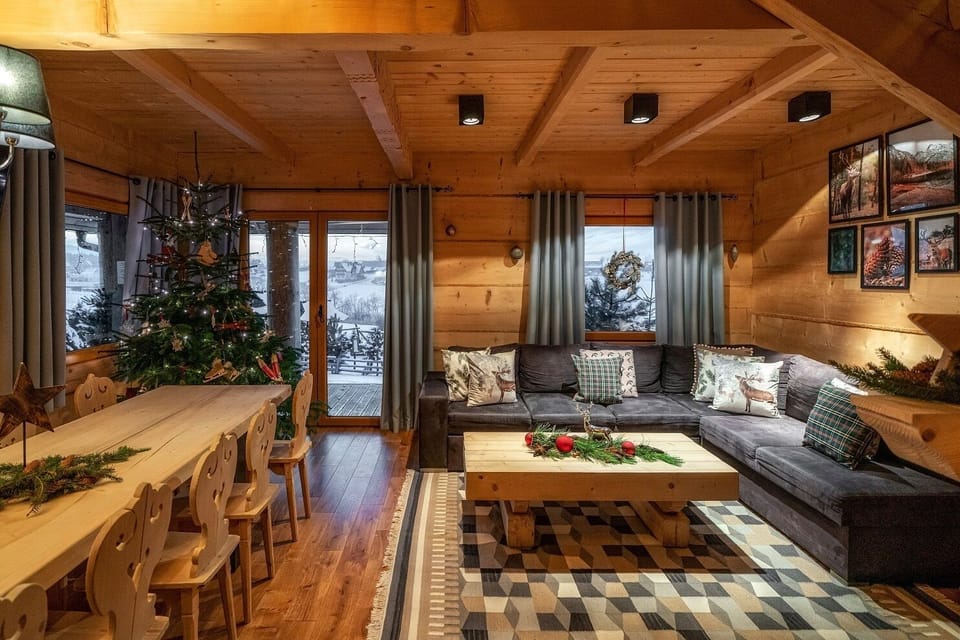 Cabin (Domek  6) | Living room | Flat-screen TV, fireplace