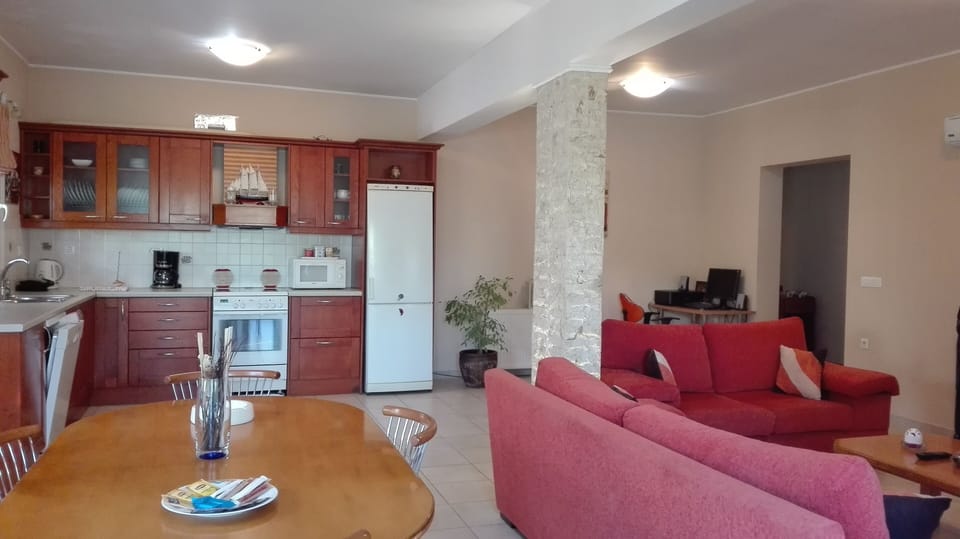 Villa, 3 Bedrooms, Smoking, Balcony | Living area