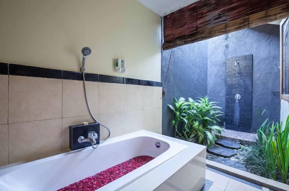 PB - Villa 5 - 4BR · 4-BR Private Pool Villa Walk to Seminyak Beach Villa in Kuta