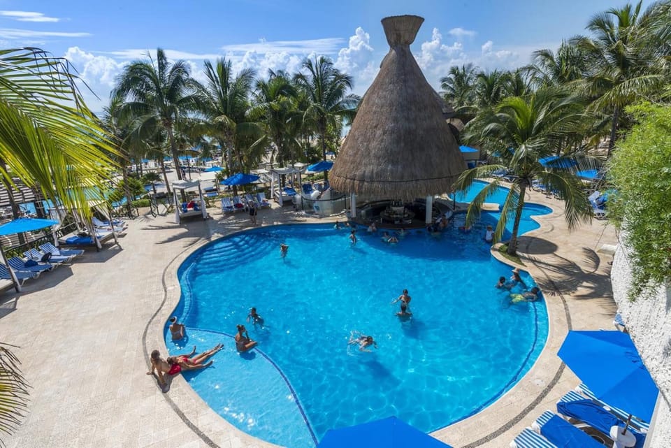 Room, 1 Bedroom, Smoking, Patio | Pool