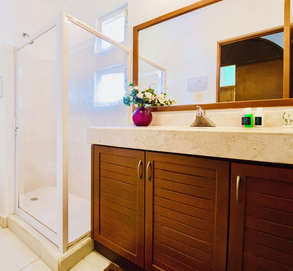 Room, 2 Bedrooms, Balcony, Garden View | Bathroom