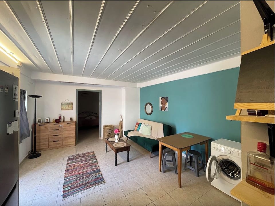 House, 2 Bedrooms, Terrace, Garden View | Living area