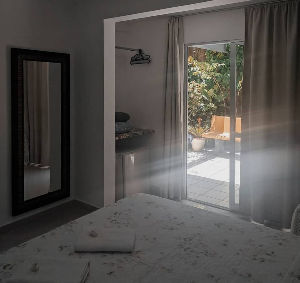 Luxury Double or Twin Room | 4 bedrooms, Select Comfort beds, minibar, in-room safe