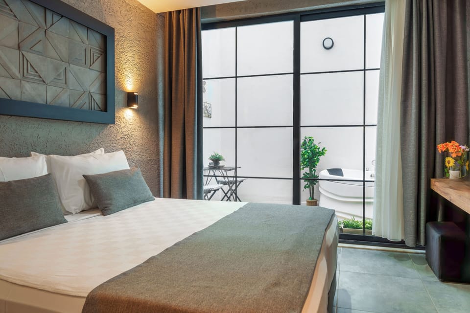 Deluxe Room, 1 King Bed (-1 Basement floor) | Egyptian cotton sheets, premium bedding, memory foam beds, minibar
