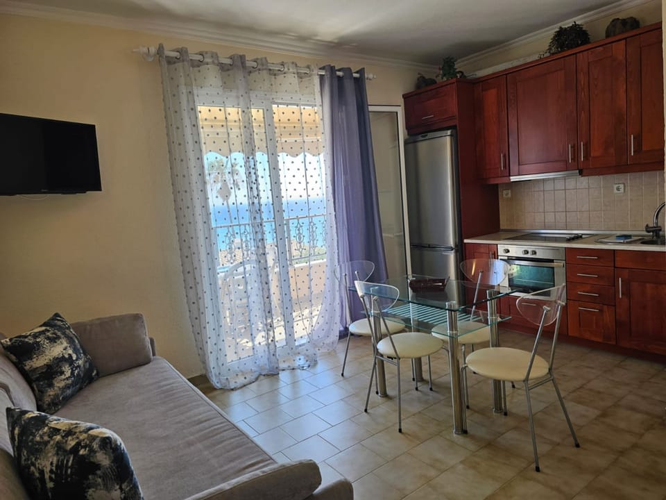 Apartment, 1 Bedroom, Smoking, Balcony | Interior
