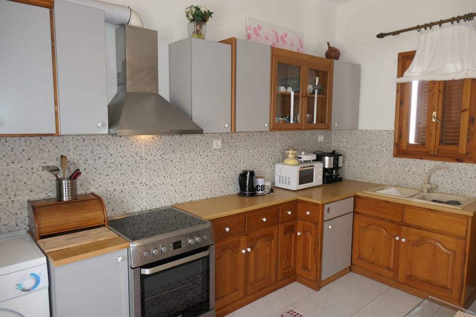 Apartment, 2 Bedrooms, Smoking, Balcony | Private kitchen | Fridge, microwave, dishwasher, coffee/tea maker