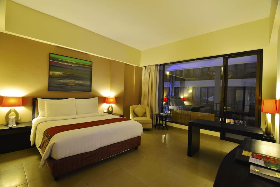 Premier Room | In-room safe, blackout drapes, free WiFi, bed sheets
