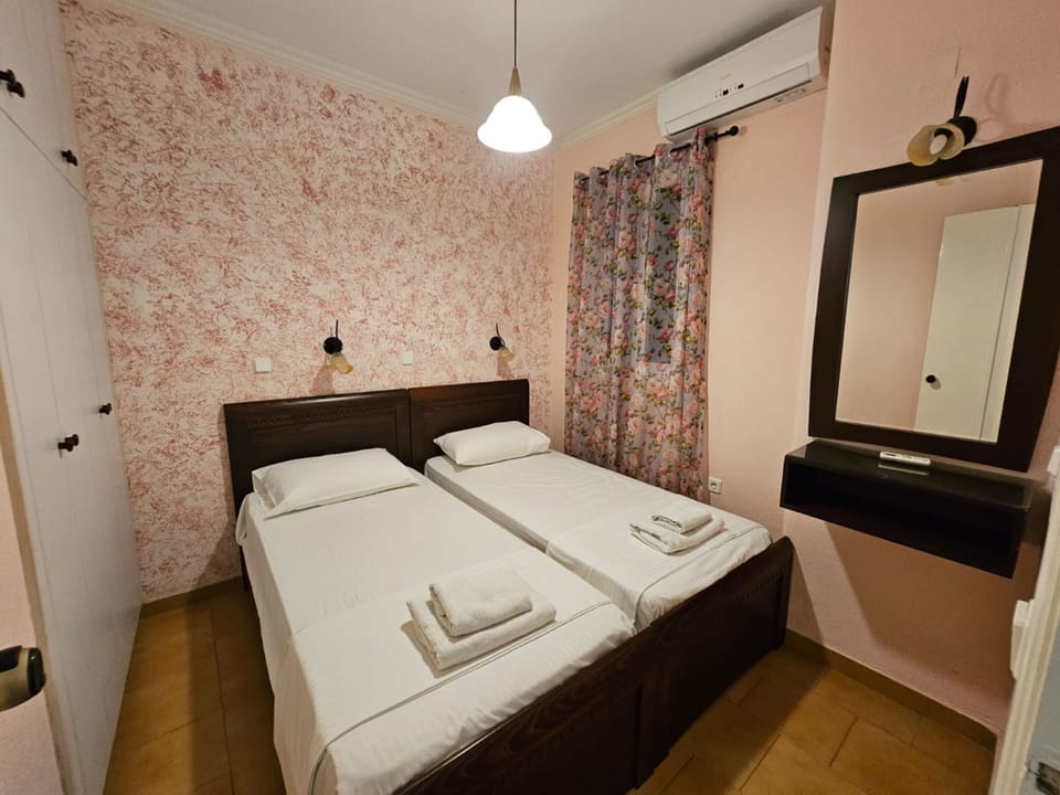 Apartment, 2 Bedrooms, Smoking, Garden View | 3 bedrooms