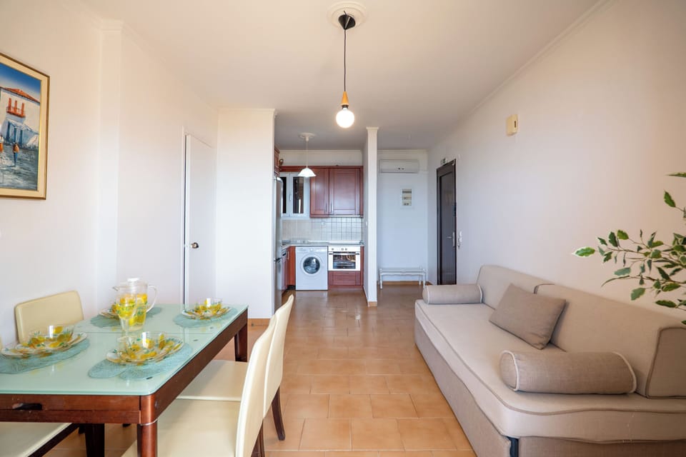 Apartment, 2 Bedrooms, Smoking, Balcony | Living room