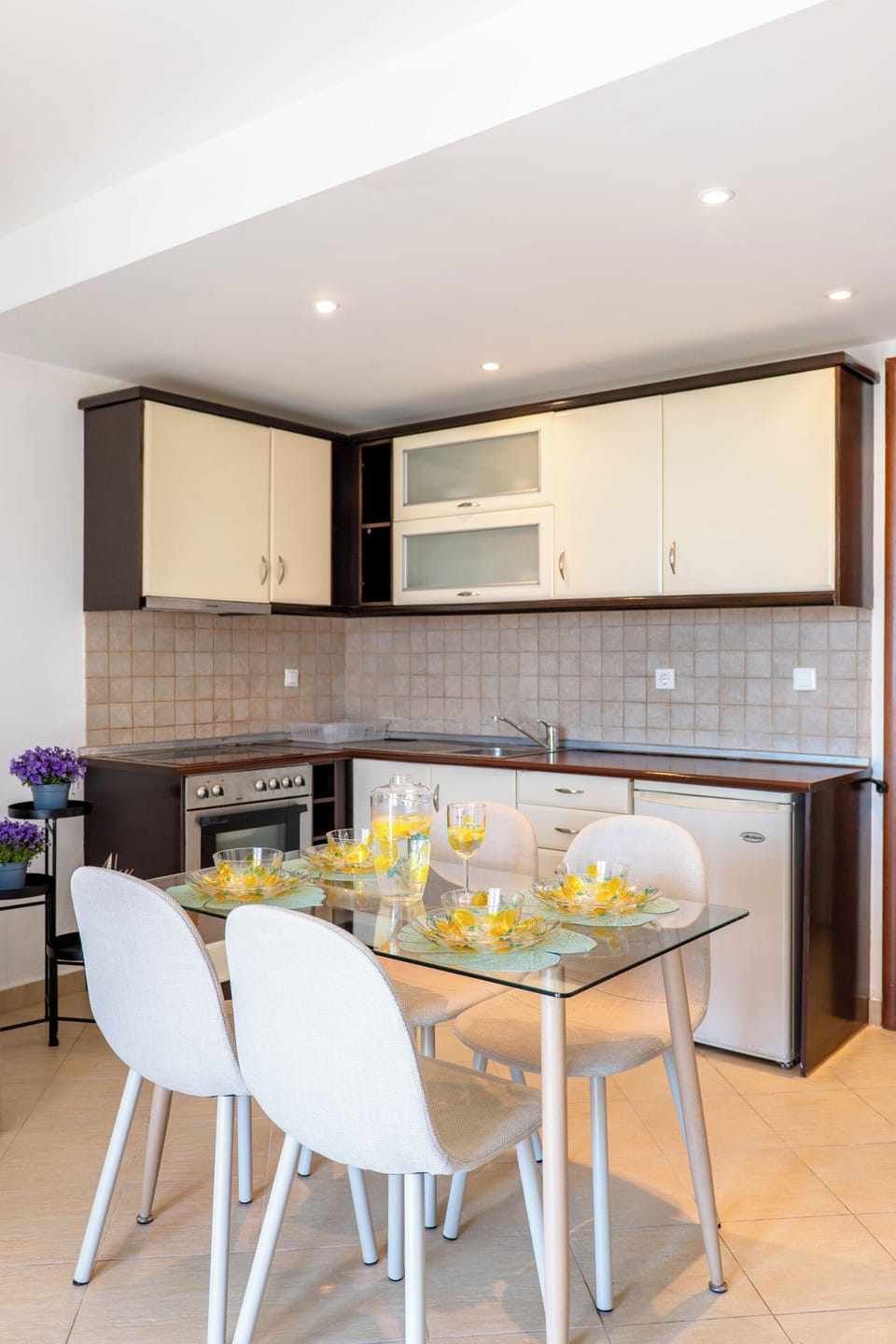 Apartment, 1 Bedroom, Garden View | Dining room