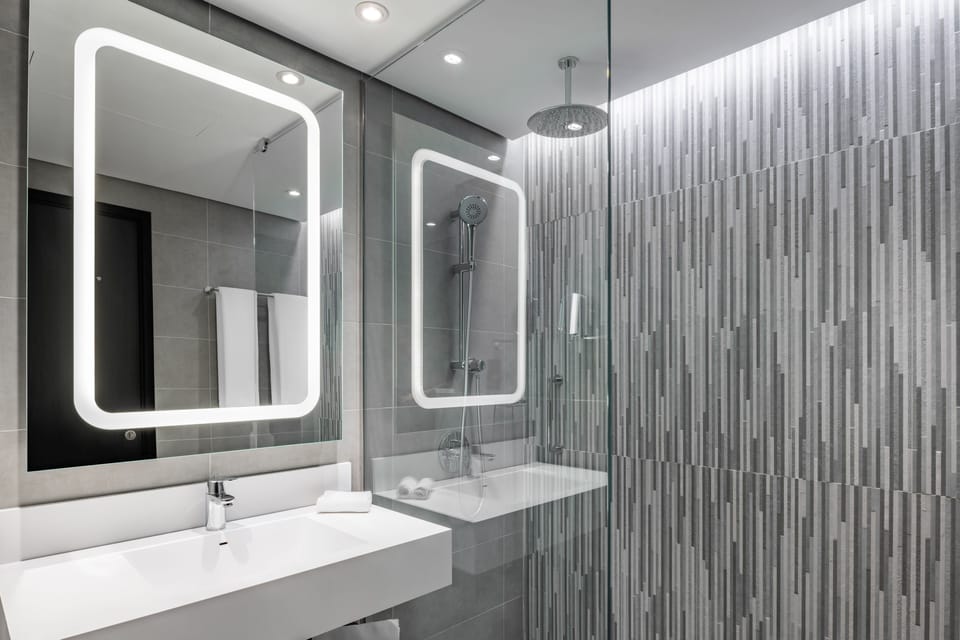 Bathroom sink