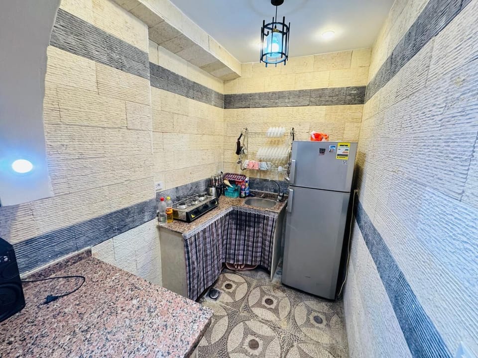 Studio Suite, Mountain View | Private kitchen | Coffee/tea maker, electric kettle
