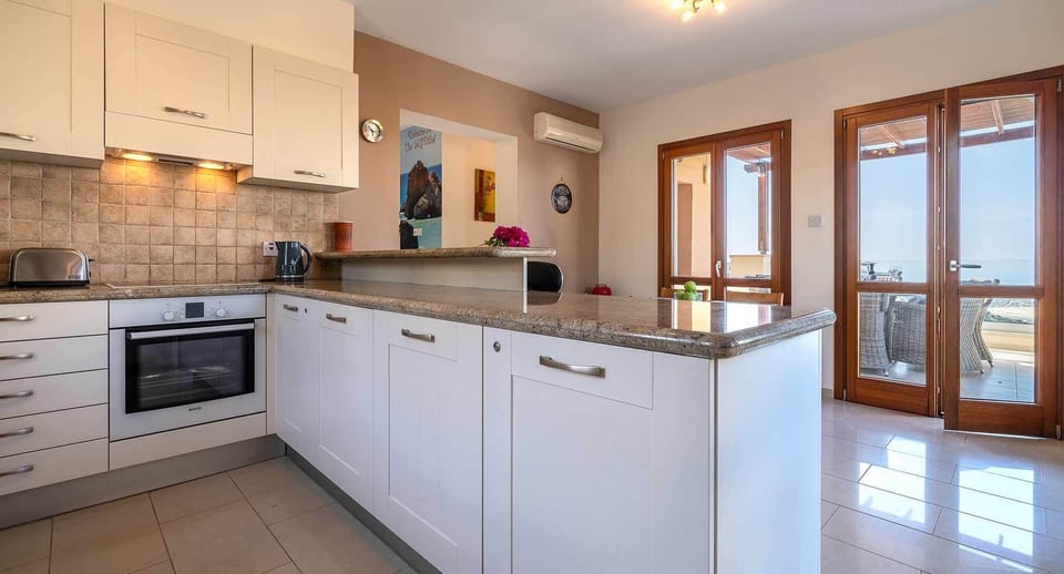 Villa, 3 Bedrooms | Private kitchen | Coffee/tea maker, fridge, microwave, oven